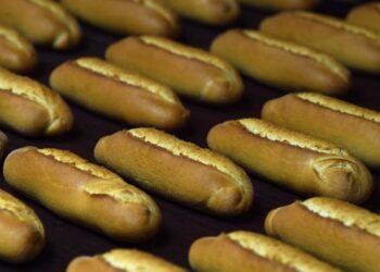 İstanbul’un halk ekmek fabrikaları ucuz gıda talebini karşılamak için üretimlerini artırdı