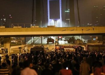 CHP’li Emre: “Darbe ihbarı yapan binbaşıyı MİT personeli yaptılar”