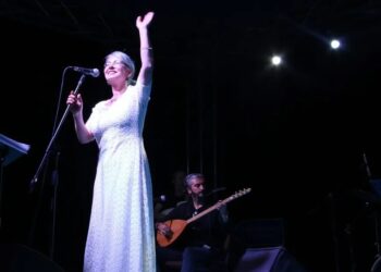 Ovacık’ta konser veren İlkay Akkaya: Müziği yasaklamak mümkün değil