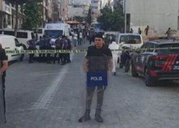 Esenyurt’ta cinayet! 3 kişi öldürüldü