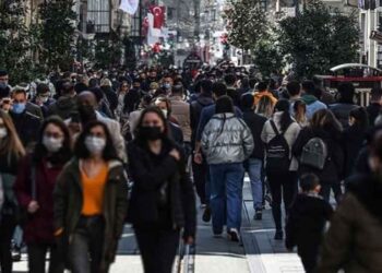 Vaka sayısı katlanarak artıyor: Maskeler geri mi dönüyor?