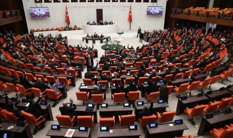 TBMM tatile girdi