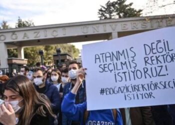 Boğaziçi’nden ‘Eylem yaparsanız mezun kartlarınızı iptal ederiz’ tehdidi