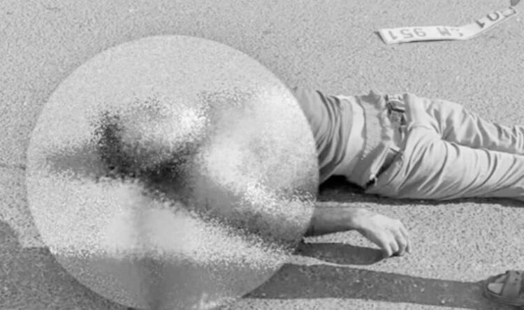 Kendisini yakmak istedi, karakolun çıkışında intihar etti