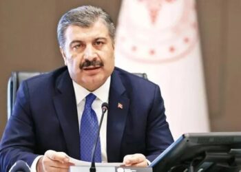 Bakan Koca: Covid yeniden artış gösteriyor, hatırlatma dozu olunmalı