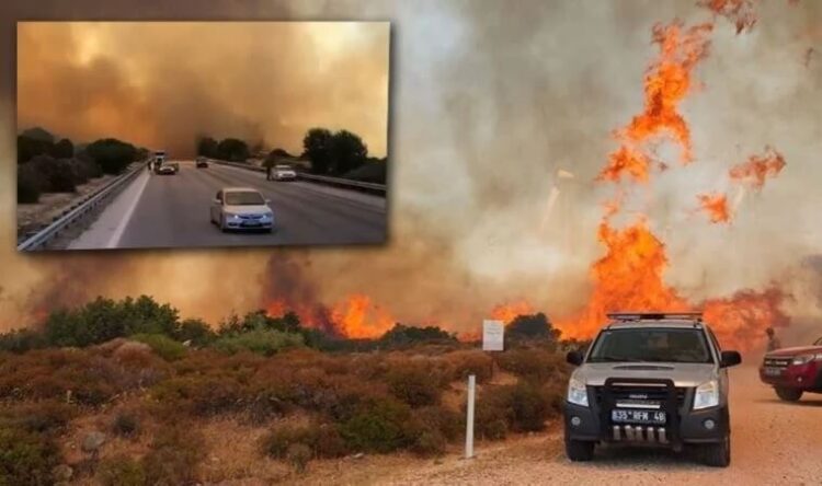 Alaçatı’da yangın: Otoyol kapatıldı