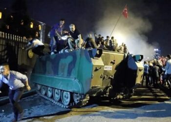 Muhalefetten 15 Temmuz mesajları: ‘Ne kandırdık ne kandırıldık’