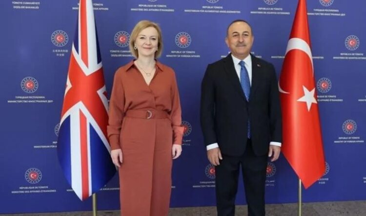 İbreyi Türkiye’ye çevirdiler: Göçmenleri göndermek için teklif hazırlıyorlar!