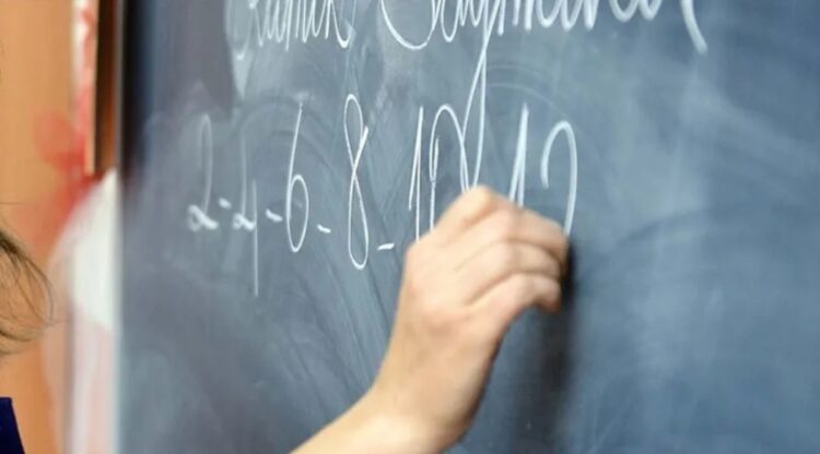 Öğretmenlere ek ders düzenlemesi