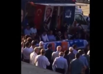 AKP’nin düzenlediği ‘halk buluşması’nda alan boş kaldı