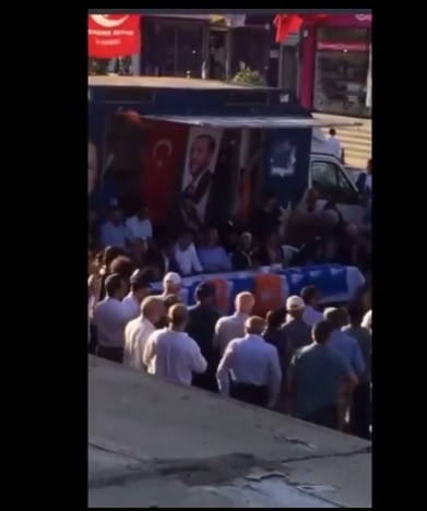 AKP’nin düzenlediği ‘halk buluşması’nda alan boş kaldı