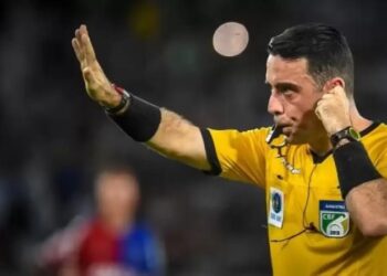 FIFA hakemi eşcinsel olduğunu açıkladı