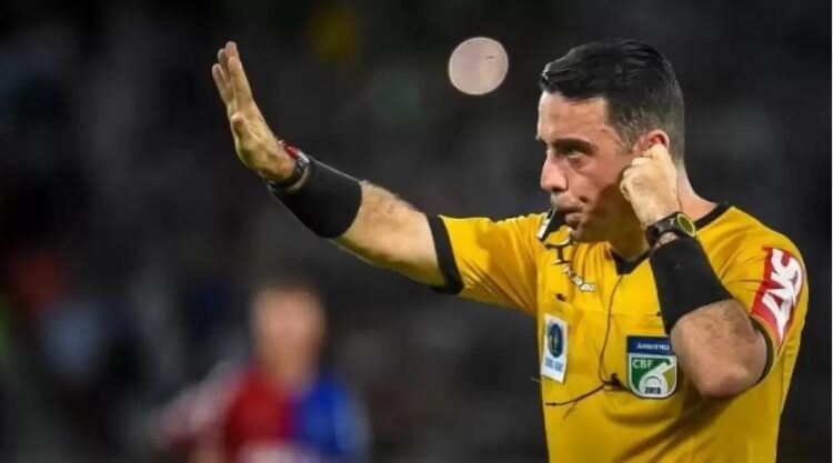 FIFA hakemi eşcinsel olduğunu açıkladı