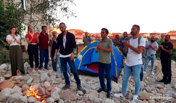 Fetihtepe’de yıkılan evin yerine çadır kuruldu: ‘Bu zulüm bitsin artık’