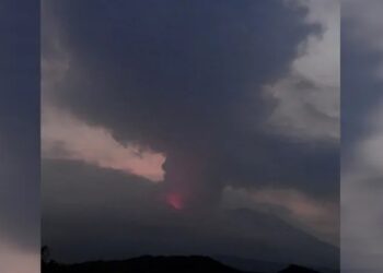 Japonya’daki Sakurajima Yanardağı’nda patlama