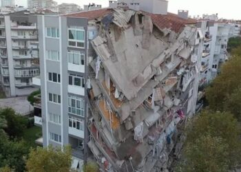 İzmir’de depremzedelere yapılan konutlar kusurlu çıktı