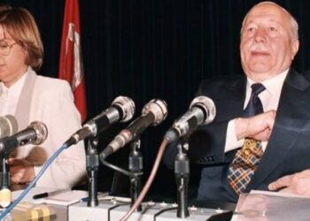 ‘Erbakan’ın saklanan konuşması’: İstifanın arka planında ne vardı?