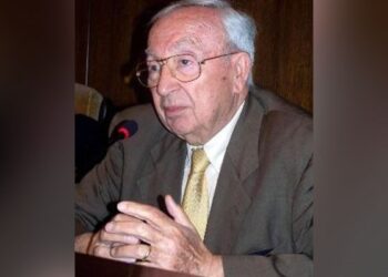 Eski Dışişleri Bakanı İlter Türkmen hayatını kaybetti