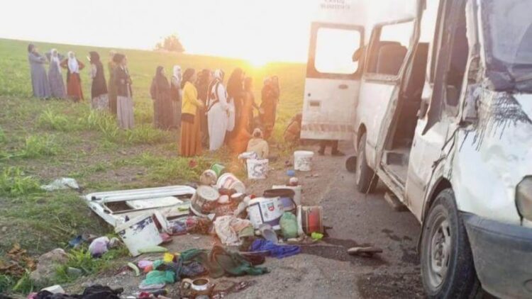 Tarım işçilerini taşıyan araç kaza yaptı: 2 ölü, çok sayıda yaralı var