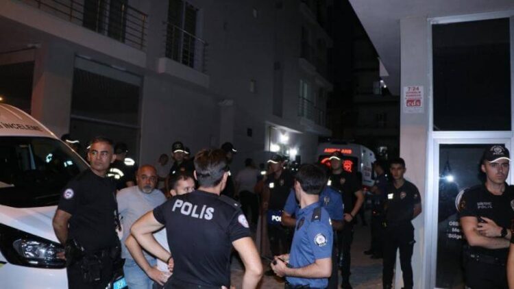 Boşanma aşamasındaki eşini ve 3 yaşındaki çocuğunu öldüren şahıs intihar etti