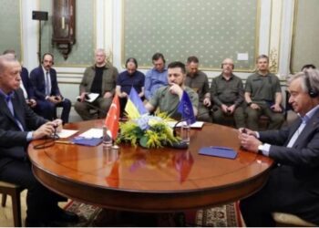 Üçlü zirve sonrası peş peşe açıklamalar