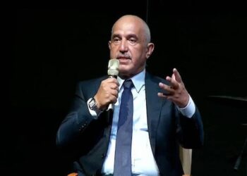 Erdoğan’a yönelik eleştirilere karşı çıkan AKP eski Milletvekili protesto edildi