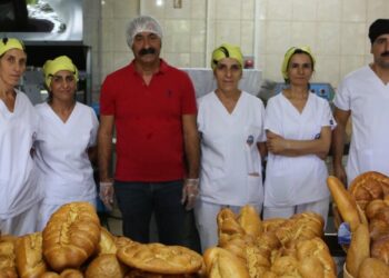 Komünist Başkan ekmek fabrikası açtı: Yoksullara ücretsiz dağıtılacak