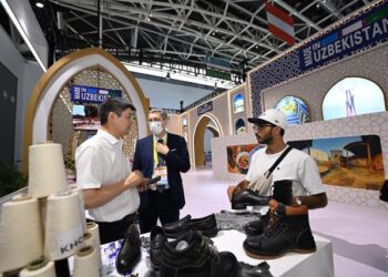 Üst düzey Çinli diplomat, 6. Uluslararası İpek Yolu Fuarı’nın açılış törenine katıldı