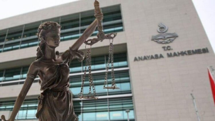 AYM’den, ‘cinsel dürtüleri harekete geçiren kitap’ kararı