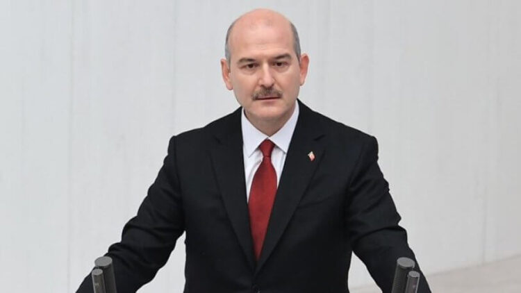 Soylu darp edilerek gözaltına alınan öğretmeni hedef gösterdi
