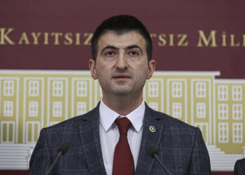 “MHP’lilerle yemek yedi, İYİ Parti’ye mesaj yolladı”