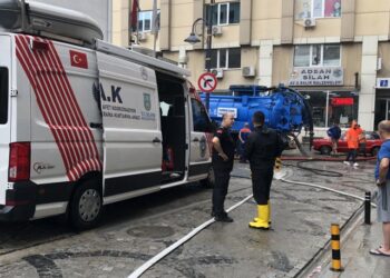 İstanbul Silivri’de cadde ve sokaklar göle döndü!