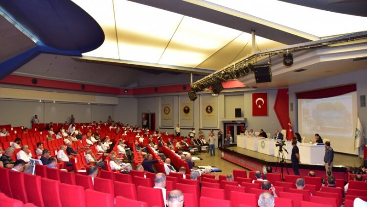 Müftülüğün yanındaki AVM’ye alkol ruhsatı verilmesi oylandı: CHP itiraz etti, AKP ve MHP ‘evet’ dedi