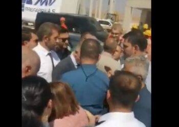 Bakan Kurum’a derdini anlatmak isteyen vatandaşa müdahale