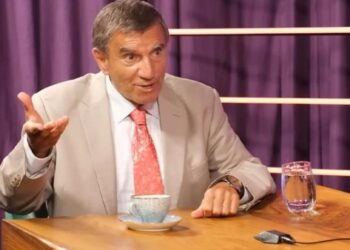 Üstün Dökmen’den tepki çeken açıklama: Başörtülü psikolog ve psikiyatr olamaz