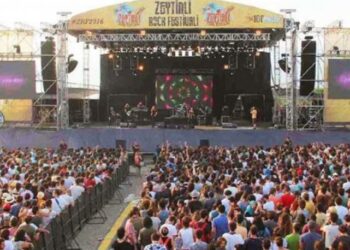 Zeytinli Rock Festivali’nin tarihi ertelendi
