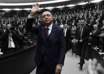 AKP’nin ‘gri bölge’ planı ne? ‘Geri kazanmaya çalışıyorlar’