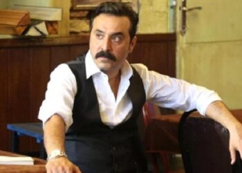 Oyuncu Mustafa Üstündağ, Sabah gazetesi yazarıyla evlendi!