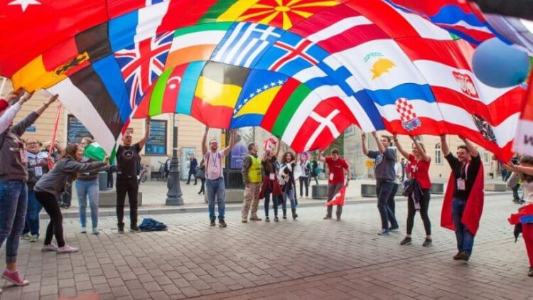 Erasmus’a giden dönmüyor: Bakanlık harekete geçti