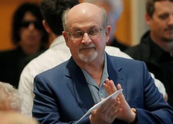 Salman Rüşdi’yi bıçaklayan saldırgan suçlamaları kabul etmedi