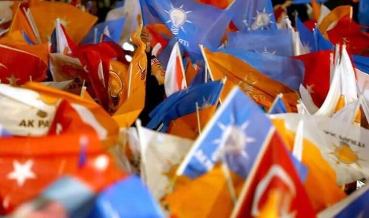 Kaymakamlığa yaptığı yardım başvurusunun ardından AKP’ye üye yapıldı