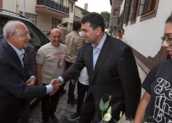 Kılıçdaroğlu, Afyonkarahisar’da Gültekin Uysal ile görüştü