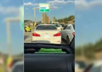Düğün konvoyunda ambulansa engel olan 10 sürücüye para cezası