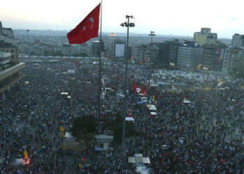 Gezi davası tutukluları, 100. günde 100 soru ile adaletsizliği haykırdı