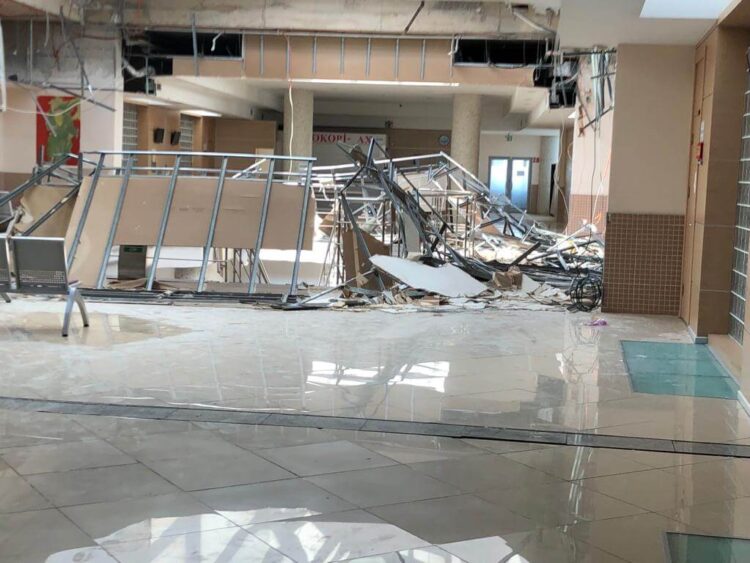 Anadolu Adliyesi’nde tavan çöktü