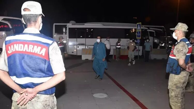 Taliban, Türkiye’deki Afgan mülteciler için Ankara’ya heyet gönderiyor