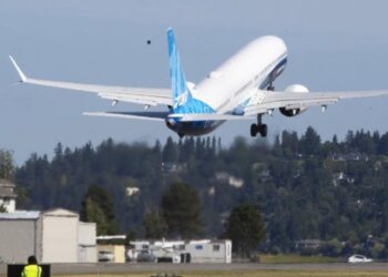 Uçağın iki pilotu da uyuyakalınca alarm çaldı