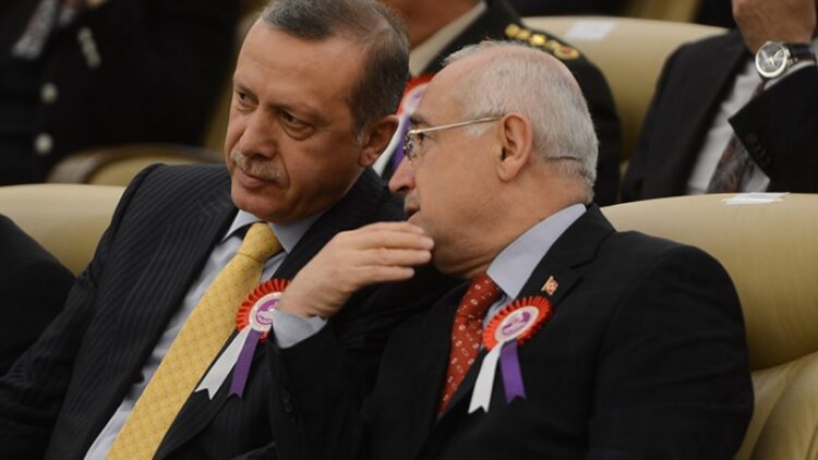 Cemil Çiçek: “Siyasette adama kirlettiği testiden su içirirler”