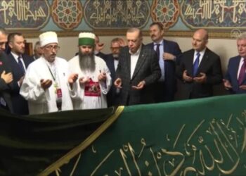 İktidara yakın gazeteci AKP’nin ‘cemevi’ planını yazdı: Maaş bağlanacak…