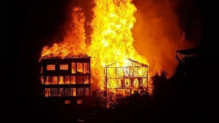 Bursa’daki tarihi ipek fabrikasında yangın